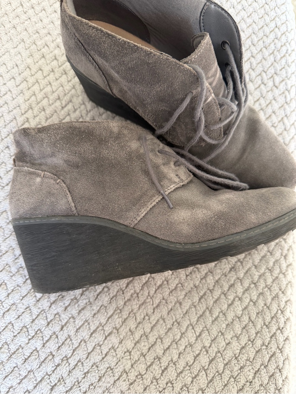 Tom’s Women's Gray Suede Wedge Ankle Booties